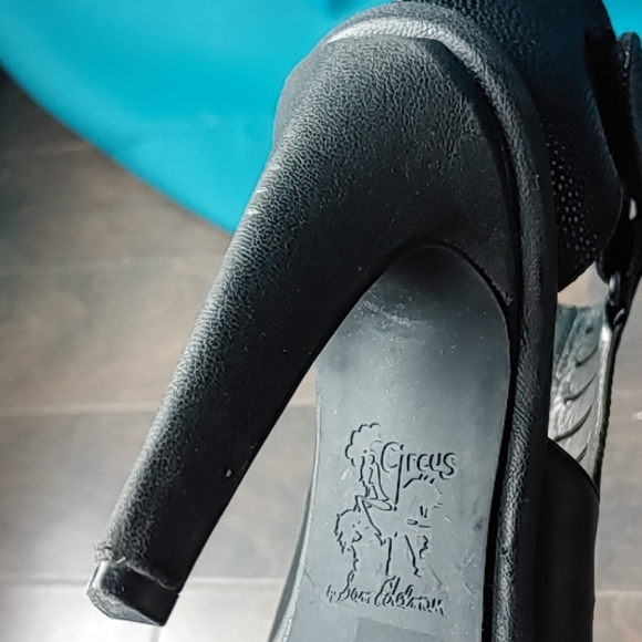 Circus by Sam Edelman Leather Cutout Booties - Picture 5 of 6